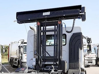 Teleskopwagen des höhenverstellbaren Cover-Truck Rollverdecksystems für sämtliche Fahrzeuge zum Transport von Abrollcontainern